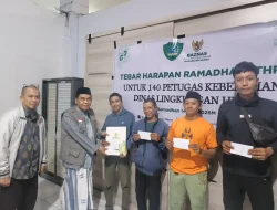 Apresiasi Petugas Kebersihan, BAZNAS Maros Salurkan THR Ramadan