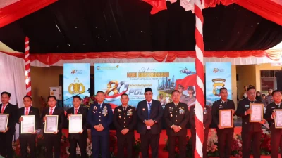 Syukuran Hari Bhayangkara ke-80, Polres Maros Berikan Penghargaan kepada Tujuh Personel Berprestasi